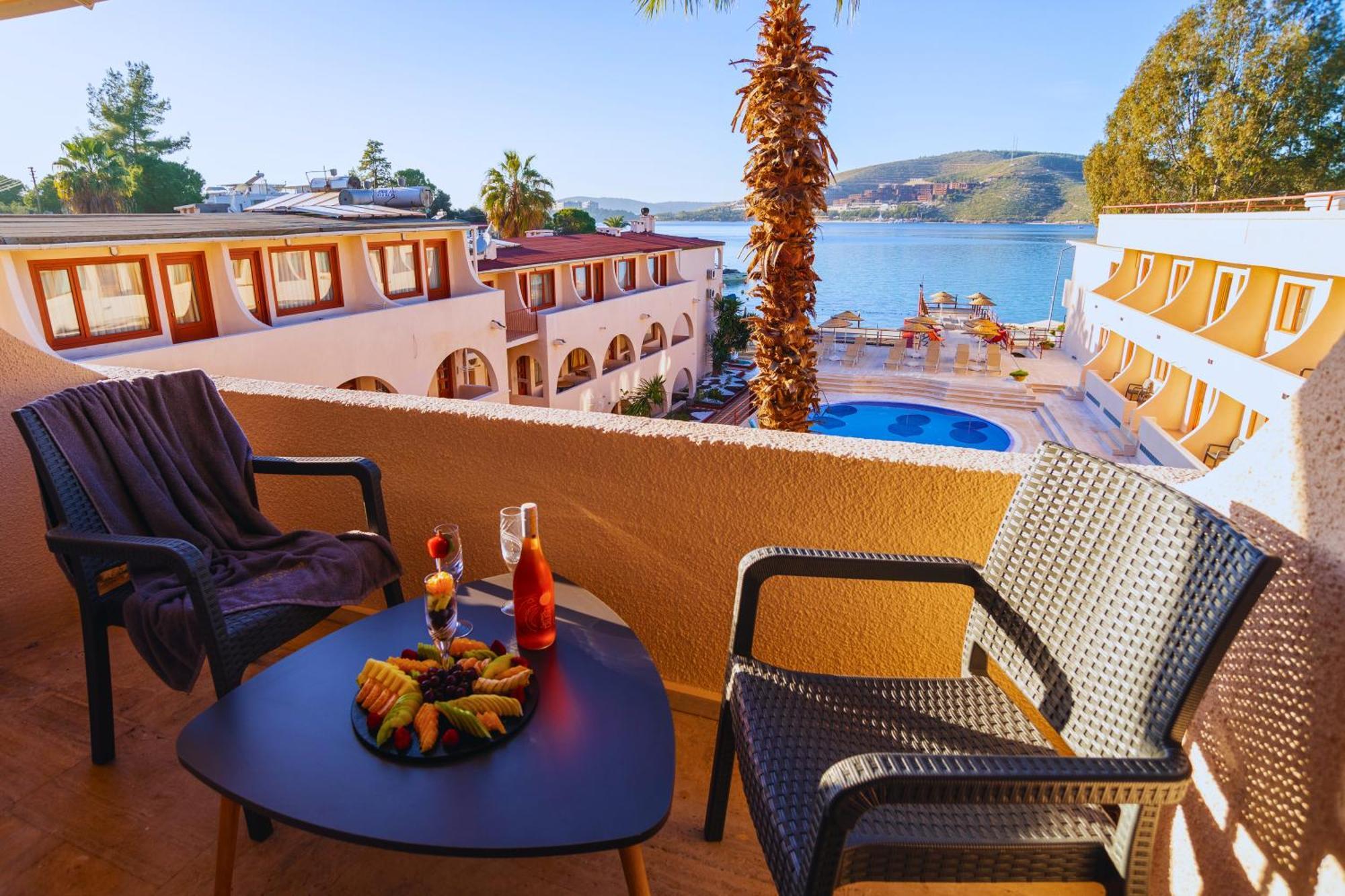 Club Aquarium Hotel & Spa Guvercinlik  エクステリア 写真