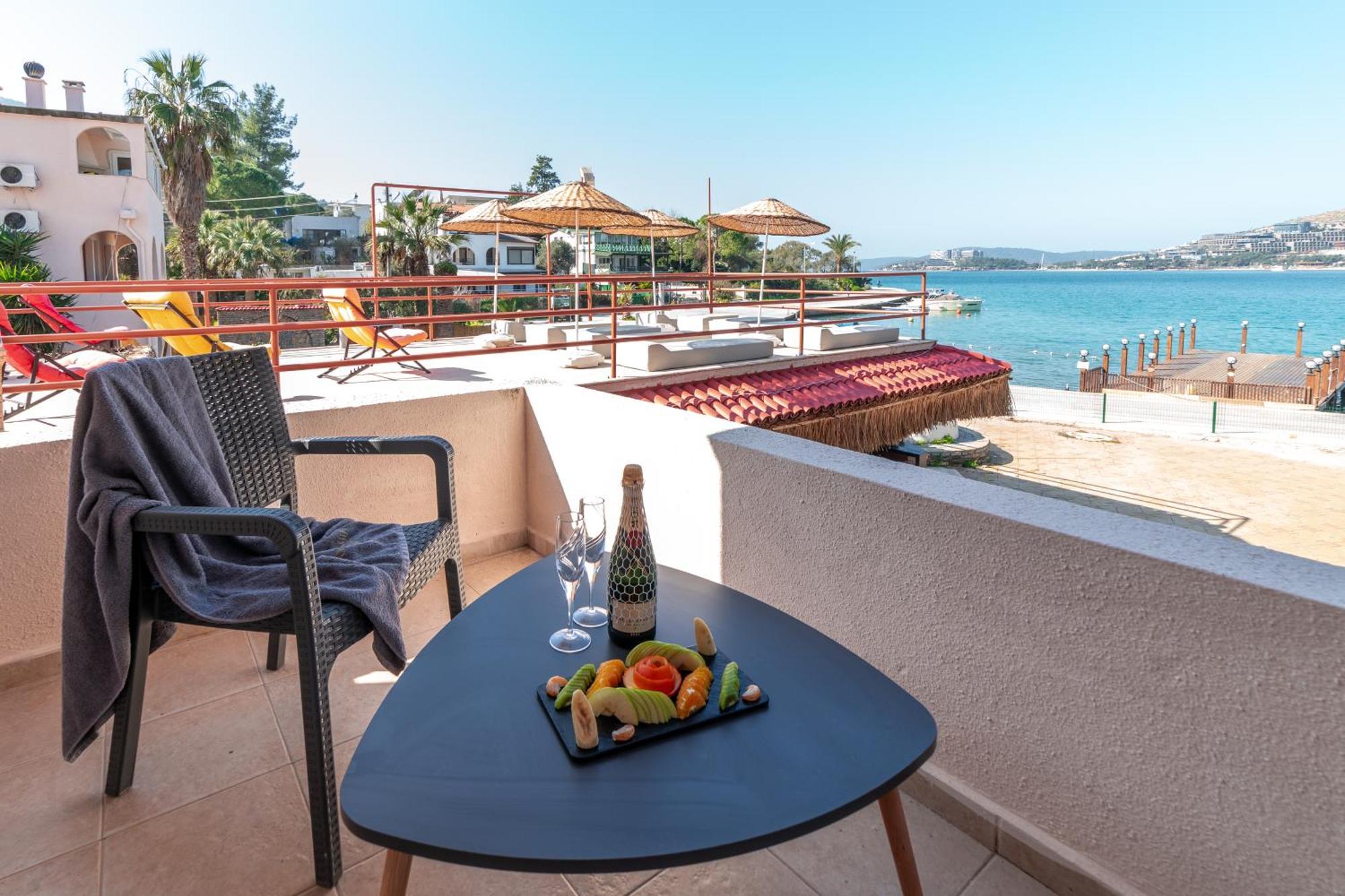 Club Aquarium Hotel & Spa Guvercinlik  エクステリア 写真