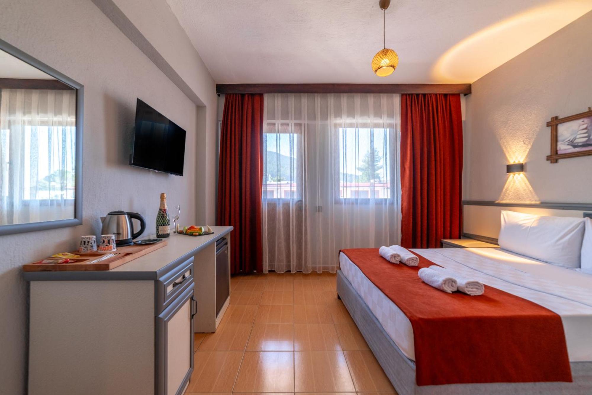 Club Aquarium Hotel & Spa Guvercinlik  エクステリア 写真